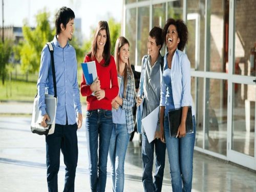 Bằng Đại Học Việt Nam Ở Nước Ngoài Có Giá Trị Không ?