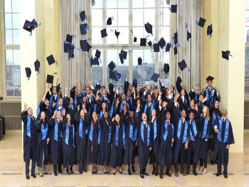 Làm Bằng Đại Học Quốc Gia Hay Làm Bằng Đại Học Quốc Tế ?