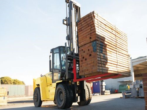 Làm Chứng Chỉ Xe Nâng Nhanh Chóng Chất Lượng Không Cần Thi
