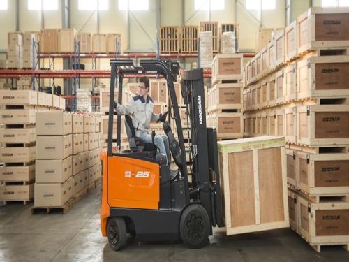 Làm Chứng Chỉ Xe Nâng Nhanh Chóng Chất Lượng Không Cần Thi