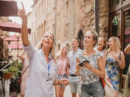 Tiếp Viên Hàng Không Có Cần Bằng Đại Học Không, Điều Kiện Là Gì ?