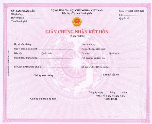 Có nên làm giấy đăng ký kết hôn giả không ?
